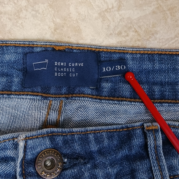 LEVI'S  SAN FRANCISCO Demi Curve Classic Boot Cut Jeans - Picture 4 of 12